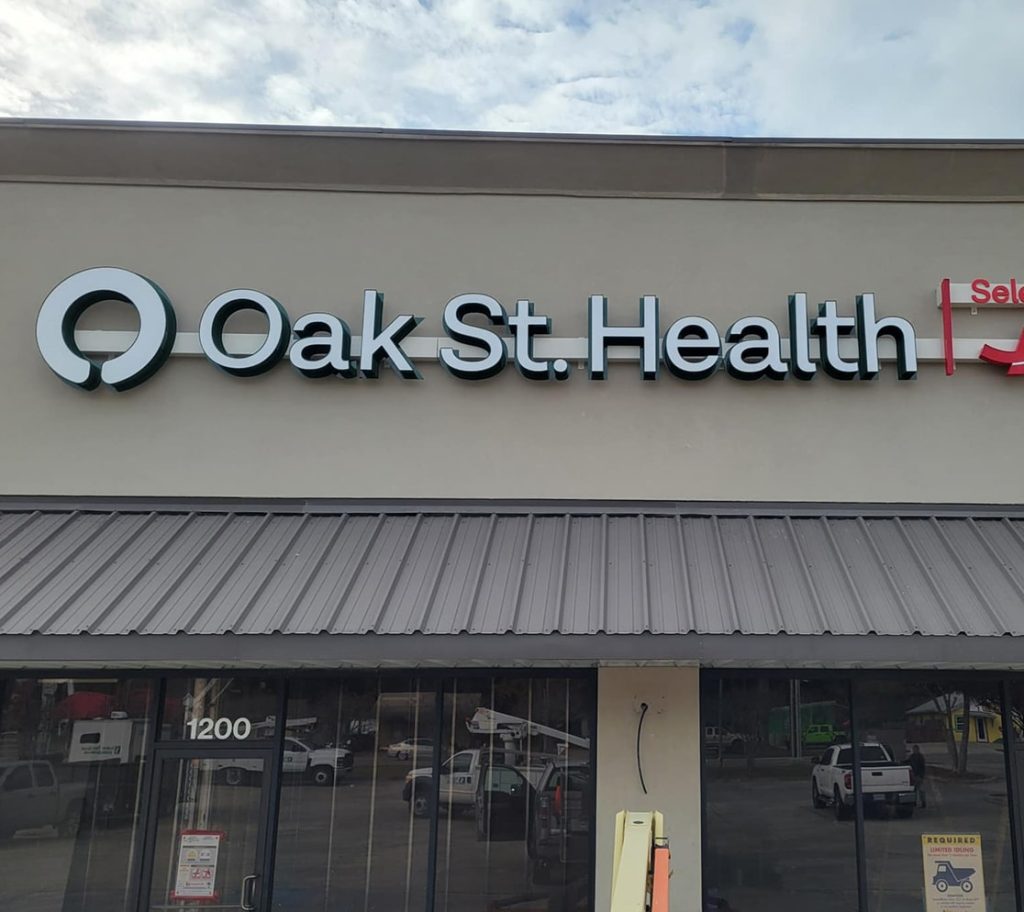 Oak St. Health Signage
